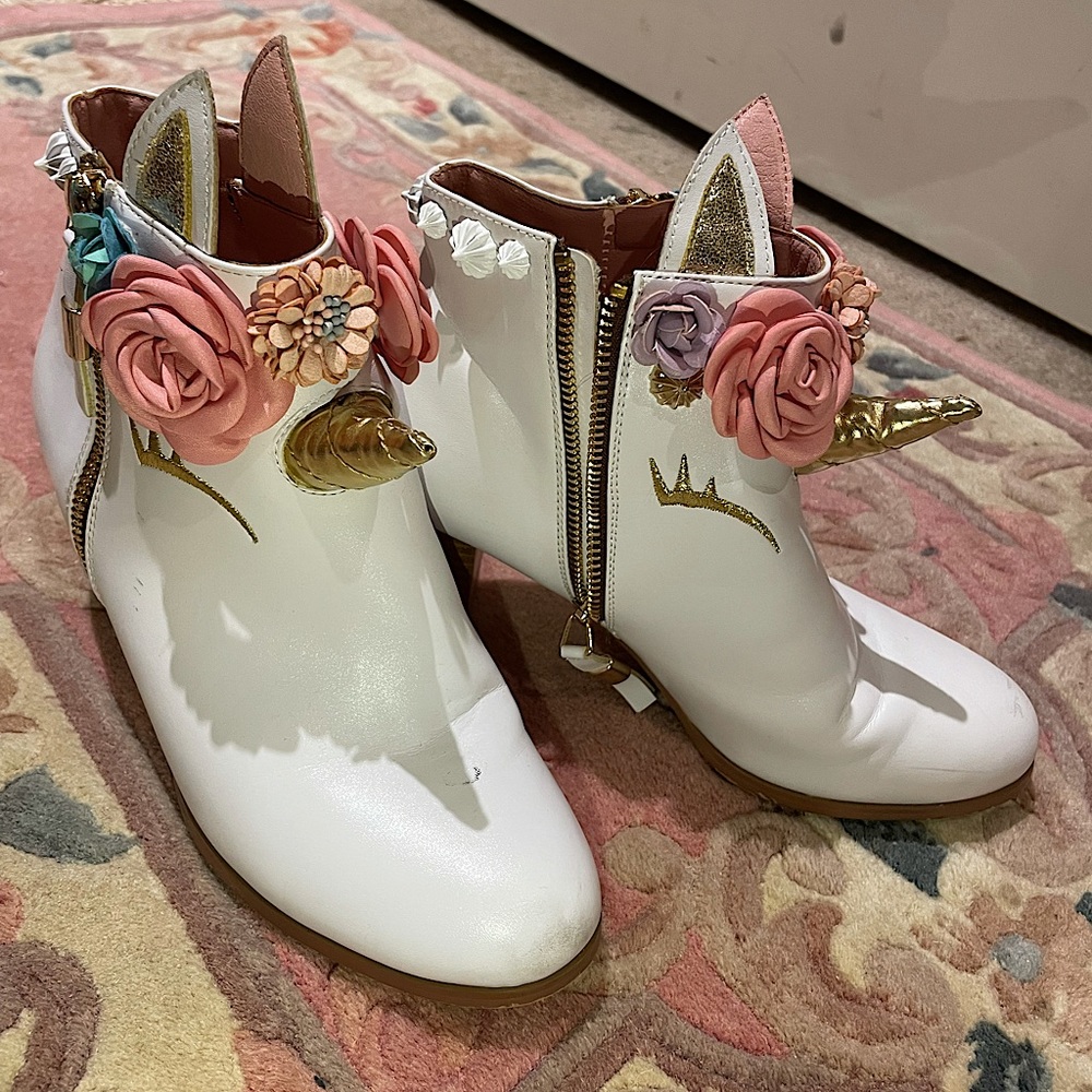 Shoe Bakery Unicorn Cake Booties